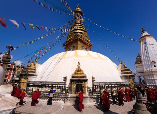 O Nepal é o país natal de Sidartha Gautama, o Buda. Apesar da predominância do hinduísmo, elementos budistas fazem parte constante da paisagem local, como na estupa Swayambhunath, em Kathmandu