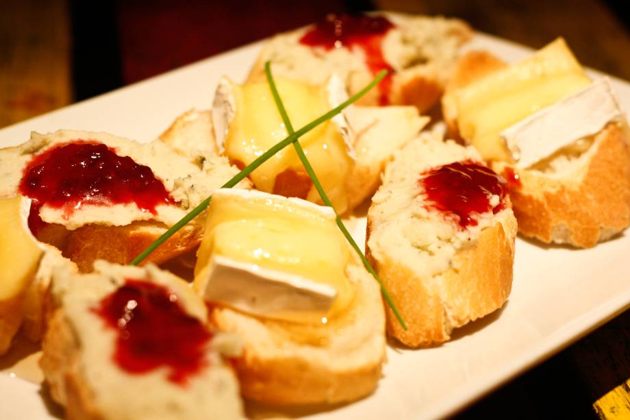 Tapas de queijo, do Gràcia Bar, em São Paulo Tapas de queijo, do Gràcia Bar, em São Paulo