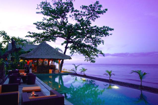 <strong>4. Tulamben, <a href="https://viajeaqui.abril.com.br/cidades/indonesia-bali" rel="Bali" target="_blank">Bali</a>, <a href="https://viajeaqui.abril.com.br/paises/indonesia" rel="Indonésia">Indonésia</a></strong> Sim, a Indonésia está na lista! Quem representa o exêntrico país é a pitoresca vila de pescadores de Tulambem, na costa nordeste de <a href="https://viajeaqui.abril.com.br/cidades/indonesia-bali" rel="Bali" target="_blank">Bali</a>, um dos principais points para mergulho do mundo desde que um navio de carga norte-americano naufragou por lá 60 anos atrás. Somado a isso, Tulamben é perfeita justamente para mergulhadores iniciantes, em função de contar com inúmeras escolas de mergulho. Ou seja: é novato na vida de mergulhador? Aproveite esse destino para explorar o mar de acordo com suas habilidade e, de quebra, aproveite o calor gostoso do sol tropical <a href="https://www.booking.com/city/id/tulamben.pt-br.html?aid=332455&label=viagemabril-destinosmergulho" rel="Reserve o seu hotel em Tulamben através do Booking.com" target="_blank"><em>Reserve o seu hotel em Tulamben através do Booking.com</em></a> <strong>4. Tulamben, <a href="https://viajeaqui.abril.com.br/cidades/indonesia-bali" rel="Bali" target="_blank">Bali</a>, <a href="https://viajeaqui.abril.com.br/paises/indonesia" rel="Indonésia">Indonésia</a></strong> Sim, a Indonésia está na lista! Quem representa o exêntrico país é a pitoresca vila de pescadores de Tulambem, na costa nordeste de <a href="https://viajeaqui.abril.com.br/cidades/indonesia-bali" rel="Bali" target="_blank">Bali</a>, um dos principais points para mergulho do mundo desde que um navio de carga norte-americano naufragou por lá 60 anos atrás. Somado a isso, Tulamben é perfeita justamente para mergulhadores iniciantes, em função de contar com inúmeras escolas de mergulho. Ou seja: é novato na vida de mergulhador? Aproveite esse destino para explorar o mar de acordo com suas habilidade e, de quebra, aproveite o calor gostoso do sol tropical <a href="https://www.booking.com/city/id/tulamben.pt-br.html?aid=332455&label=viagemabril-destinosmergulho" rel="Reserve o seu hotel em Tulamben através do Booking.com" target="_blank"><em>Reserve o seu hotel em Tulamben através do Booking.com</em></a>