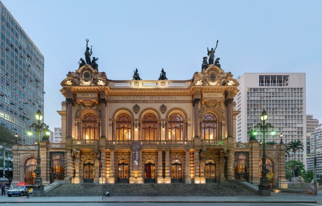 O Theatro Municipal de São Paulo (SP) é uma construção centenária que tem fachada inspirada na Ópera de Paris