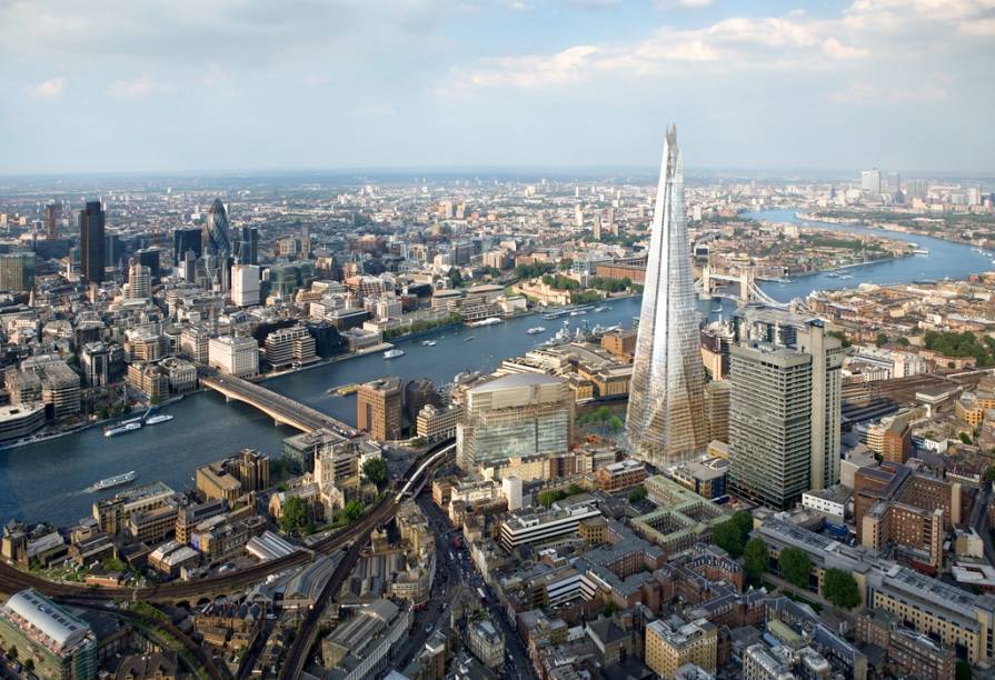 <strong>The Shard, Londres, Reino Unido</strong>Tão ou mais polêmico do que o estranhérrimo "Gherkin" (cujo nome oficial é 30 St Mary Axe), o Shard agora é dono absoluto dos céus de <a href="https://viajeaqui.abril.com.br/cidades/reino-unido-londres" rel="Londres">Londres</a>. São mais de 300 metros de aço, concreto e vidro concebidos por Renzo Piano, o homem por trás de ícones arquitetônicos como a sede do New York Times, o aeroporto internacional de Kansai e o Centro Pompidou (este em parceria com Richard Rogers) <strong>The Shard, Londres, Reino Unido</strong>Tão ou mais polêmico do que o estranhérrimo "Gherkin" (cujo nome oficial é 30 St Mary Axe), o Shard agora é dono absoluto dos céus de <a href="https://viajeaqui.abril.com.br/cidades/reino-unido-londres" rel="Londres">Londres</a>. São mais de 300 metros de aço, concreto e vidro concebidos por Renzo Piano, o homem por trás de ícones arquitetônicos como a sede do New York Times, o aeroporto internacional de Kansai e o Centro Pompidou (este em parceria com Richard Rogers)