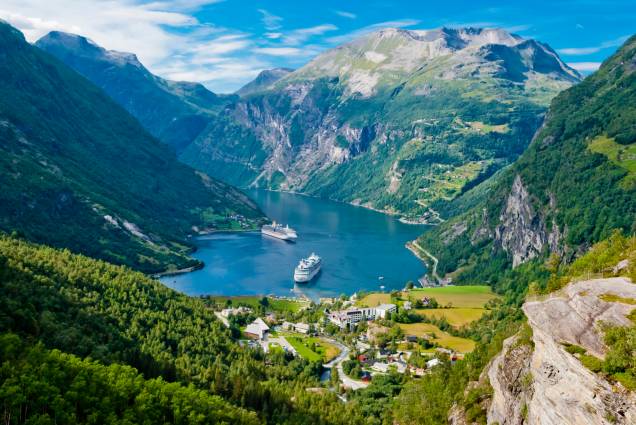 <strong>5. <a href="http://viajeaqui.abril.com.br/paises/noruega" rel="Noruega" target="_self">Noruega</a> </strong>                A bela região de Møre og Romsdal abriga o Fiorde de Geiranger. Sua paisagem impressionante lhe rendeu o título de Patrimônio Mundial da UNESCO em 2005