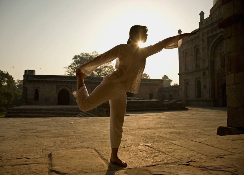 <strong><a href="https://stb.com.br" rel="STB" target="_blank">STB</a> </strong> <strong>O QUE ELA FAZ POR VOCÊ: </strong>Mescla aulas de ioga e inglês em Délhi. <strong>PACOTE:</strong> As duas semanas na delirantecapital indiana preveem trêshoras diárias de inglês durante amanhã e uma hora e meia de ioga à tarde, em estúdio ao ar livre,além de uma hora diária de palestras usadas para melhorar tanto a compreensão do idioma quantoda prática física e mental indiana.Em casa de família, com meia pensão,custa US$ 2 105 <strong><a href="https://stb.com.br" rel="STB" target="_blank">STB</a> </strong> <strong>O QUE ELA FAZ POR VOCÊ: </strong>Mescla aulas de ioga e inglês em Délhi. <strong>PACOTE:</strong> As duas semanas na delirantecapital indiana preveem trêshoras diárias de inglês durante amanhã e uma hora e meia de ioga à tarde, em estúdio ao ar livre,além de uma hora diária de palestras usadas para melhorar tanto a compreensão do idioma quantoda prática física e mental indiana.Em casa de família, com meia pensão,custa US$ 2 105