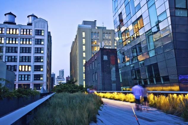 O High Line Park é um dos locais queridinhos dos turistas que visitam <a href="https://viajeaqui.abril.com.br/cidades/estados-unidos-nova-york" rel="Nova York">Nova York</a>