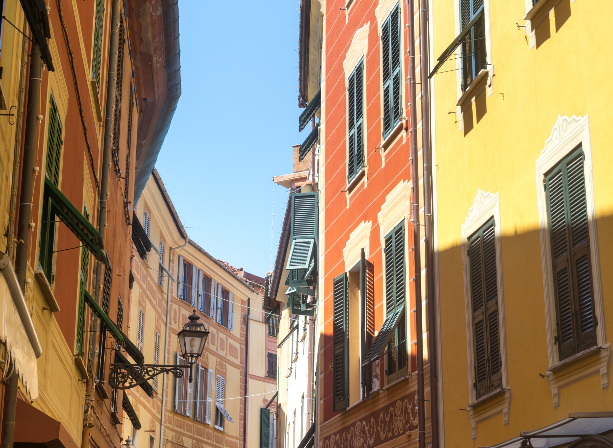 As ruas de Sestri Levante, na província de <a href="https://viajeaqui.abril.com.br/cidades/italia-genova" rel="Gênova">Gênova</a>