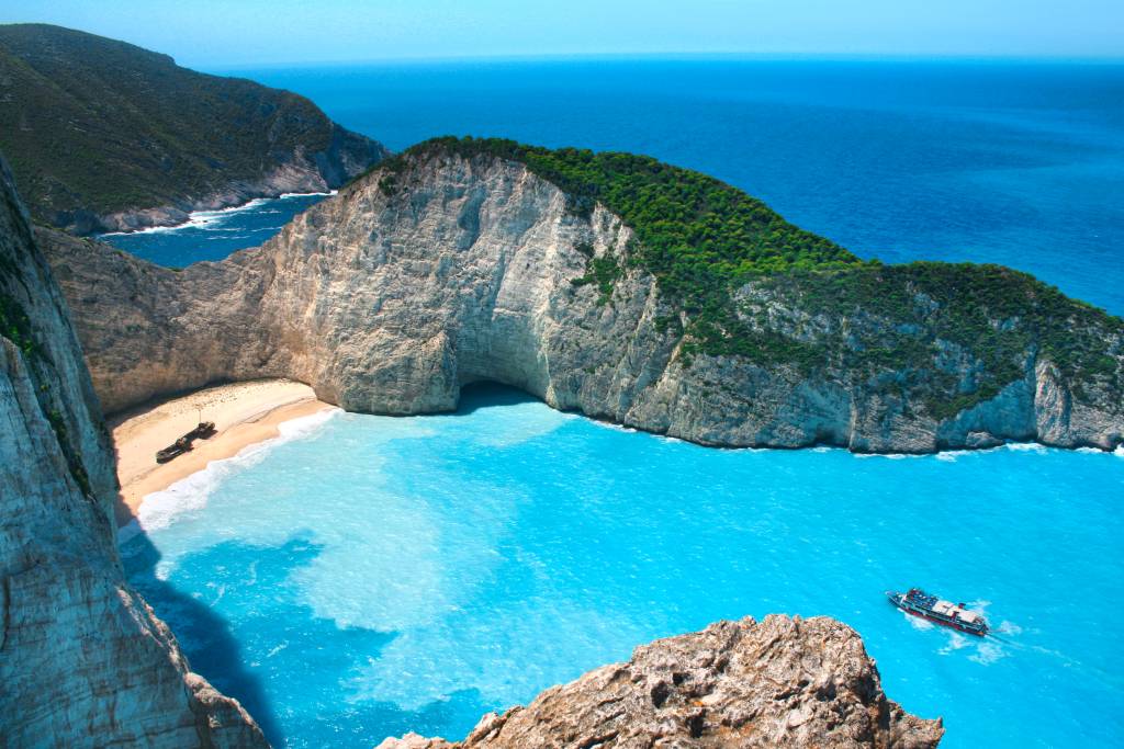 Falésias pelo mundo - Praia de Navagio ou Shipwreck, Grécia