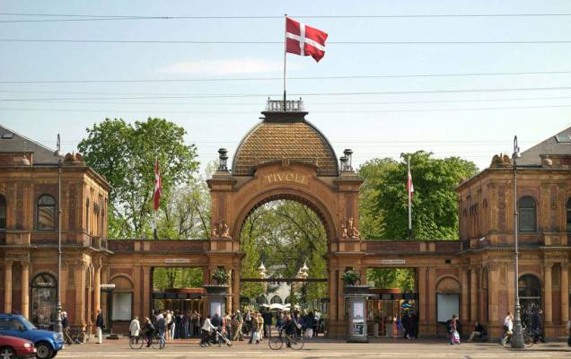 O Parque Tivoli, em Copenhague, é um dos mais antigos do mundo e encanta seus visitantes – dinamarqueses e estrangeiros – a muitas gerações