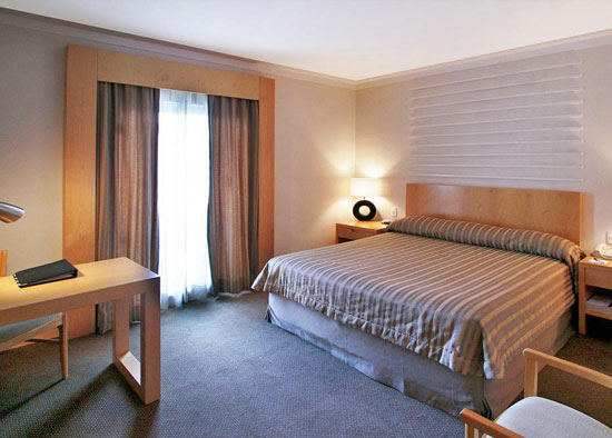 Vista da suíte do <strong>Tryp Paulista</strong>, localizado em <a href="https://viajeaqui.abril.com.br/cidades/br-sp-sao-paulo" rel="São Paulo" target="_blank">São Paulo</a>, <a href="https://viajeaqui.abril.com.br/estados/br-sao-paulo" rel="São Paulo" target="_blank">São Paulo</a>