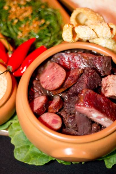 Em eventos especiais, como o Carnaval, o restaurante oferece dois tipos de feijoada: a Pornográfica e a Menino Criado por Vó. A primeira é completona, e a segunda é um pouco mais leve