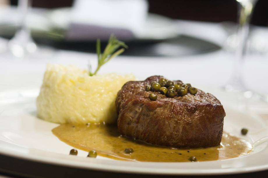 Filé ao poivre, do Universal Diner, de Brasília