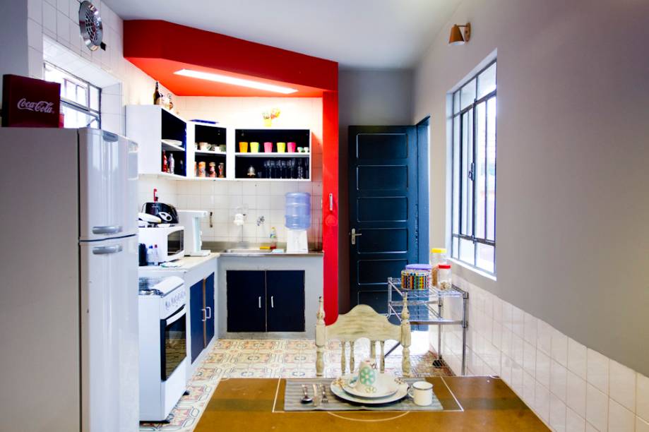 Cozinha comunitária do Uvaia Hostel, São Paulo, São Paulo