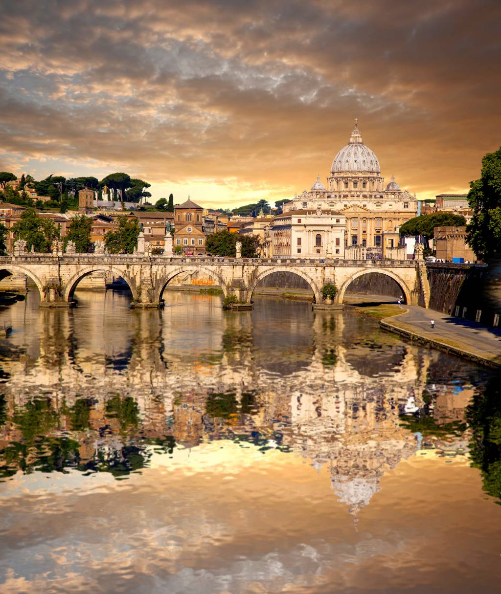 Vista do Vaticano, país que fica no meio de Roma, Itália