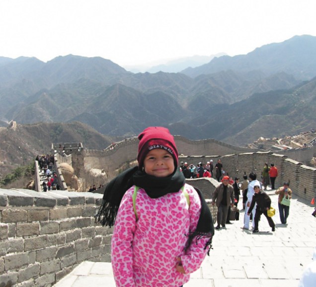 A Muralha da China é muito grande! Meu pai me disse que foi construída para proteger das invasões dos mongóis. Aliás, a gente vai pra Mongólia agora