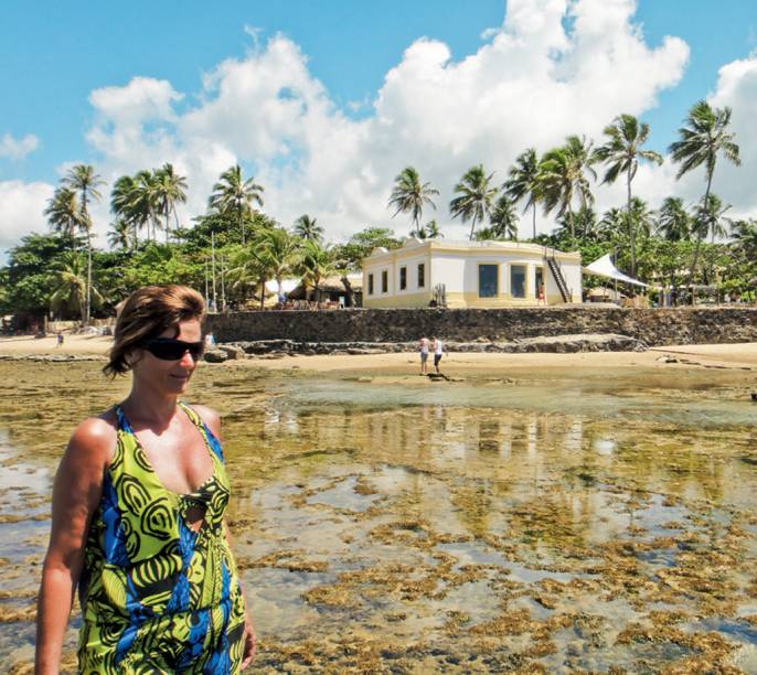 “Adorei mergulhar nas piscinas naturais na <strong>Praia do Forte (BA).</strong> É importante acompanhar a tábua das marés para aproveitá-las bem.”— <strong>Claudia Schlithler</strong>, Santos, SP