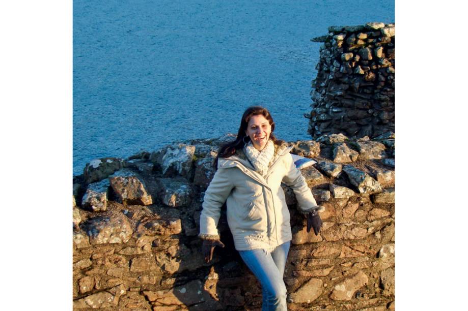 “Esta é a vista do<strong> Lago Ness</strong> que se tem ao fundo do Castelo de Urquhart, na Escócia. Não foi dessa vez que avistei o monstro. Pena.” —<strong> Valéria Medeiros</strong>, Maringá, PR