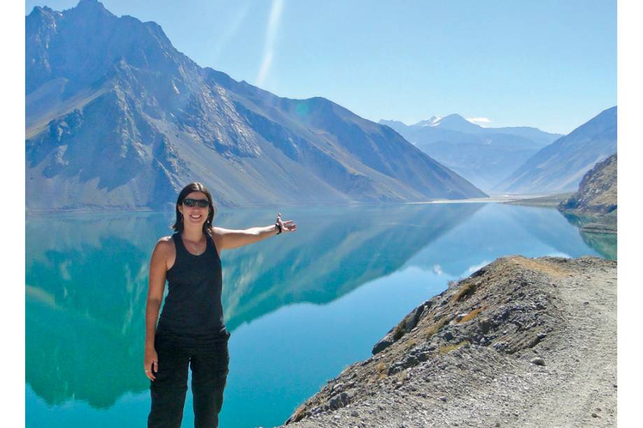 “Surreal a paisagem da represa <strong>El Yeso</strong>, na região do Vale do Maipo, próximo à capital chilena. Dali caminhei outro tanto e tive uma visão incrível da Cordilheira dos Andes.” — <strong>Cinthia Mônaco</strong>, Itatiba, SP “Surreal a paisagem da represa <strong>El Yeso</strong>, na região do Vale do Maipo, próximo à capital chilena. Dali caminhei outro tanto e tive uma visão incrível da Cordilheira dos Andes.” — <strong>Cinthia Mônaco</strong>, Itatiba, SP