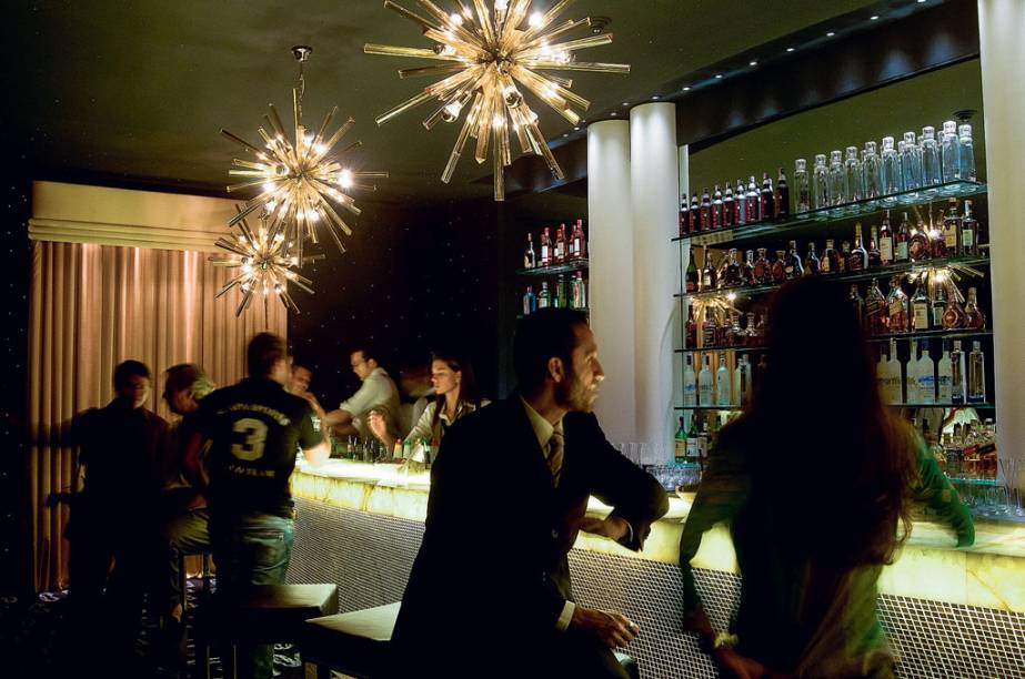 O Bar do Copa, tão charmoso quanto o famoso hotel em que está