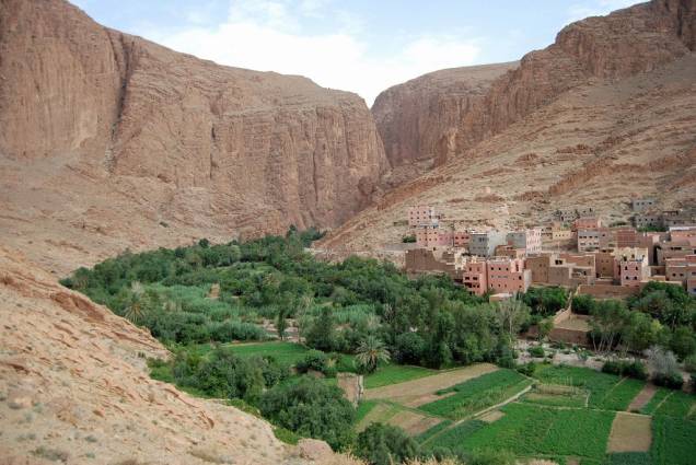 Vila bérbere no Vale Todgha, aproximadamente 400 km a leste de Marrakesh