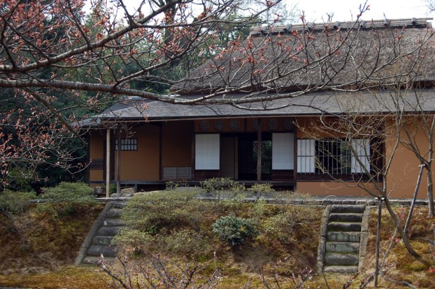 Por trás da simplicidade de suas linhas, a vila imperial Katsura Rikyu foi elaborada com as mais refinadas técnicas arquitetônicas