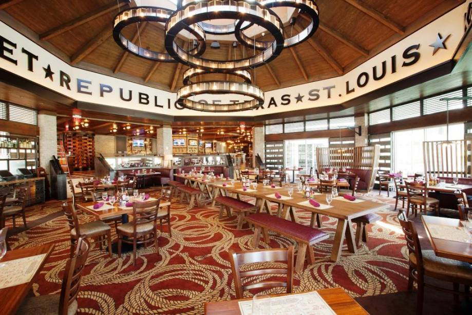 O restaurante Virgils é uma das mais de 21 opções de alimentação no Atlantis Paradise Island O restaurante Virgils é uma das mais de 21 opções de alimentação no Atlantis Paradise Island