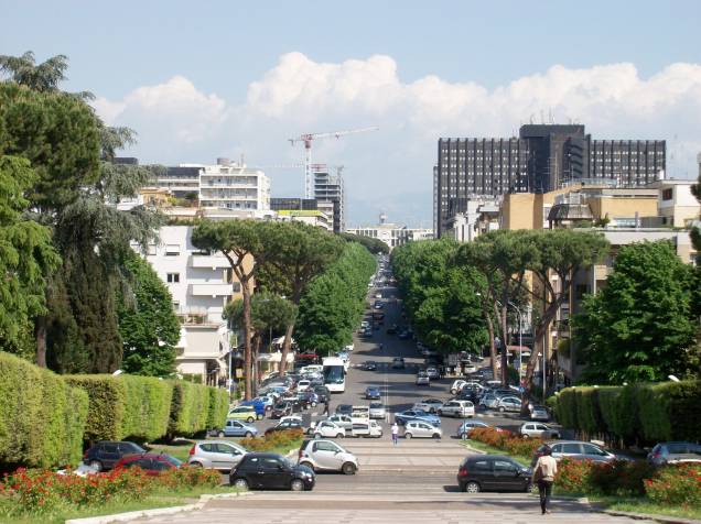 Com ruas largas em comparação ao restante de Roma, o EUR é um bairro arejado e plano - ideal para caminhadas