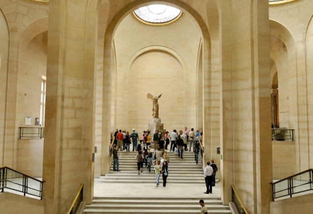 A Vitória de Samotrácia é um dos maiores destaques do acervo do Museu do Louvre