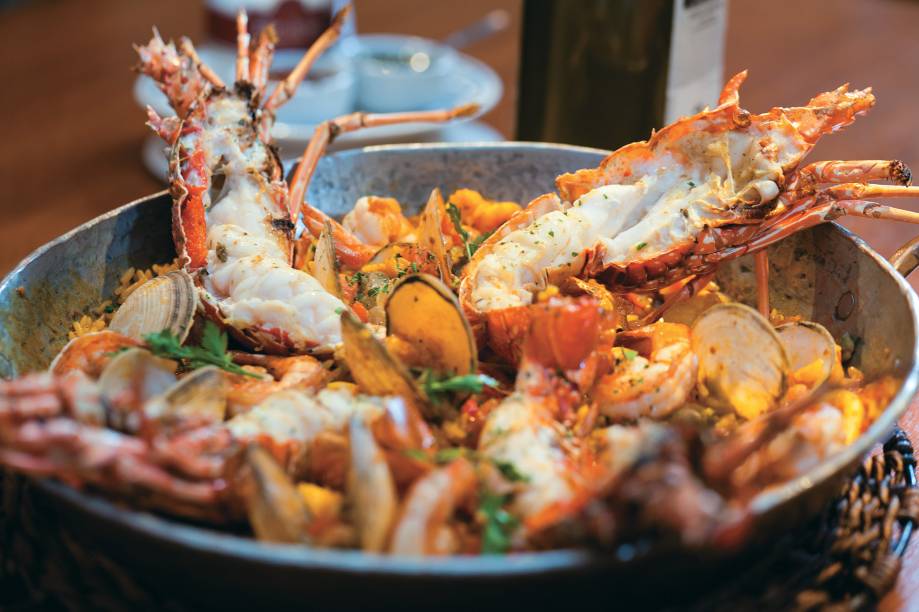 <a href="https://viajeaqui.abril.com.br/estabelecimentos/br-ce-fortaleza-restaurante-vojnilo" rel="Vojnilô"><strong>Vojnilô</strong></a> (em Varjota)<br /> <br /> O misto de pescados (peixe, camarão e lagosta) e a paella são pedidas certas no restaurante Vojnilô <a href="https://viajeaqui.abril.com.br/estabelecimentos/br-ce-fortaleza-restaurante-vojnilo" rel="Vojnilô"><strong>Vojnilô</strong></a> (em Varjota)<br /> <br /> O misto de pescados (peixe, camarão e lagosta) e a paella são pedidas certas no restaurante Vojnilô