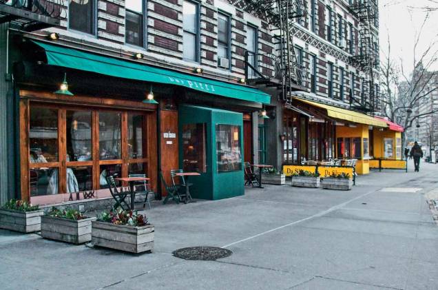 <strong>Bar Pitti, <a href="https://viajeaqui.abril.com.br/cidades/estados-unidos-nova-york" rel="Nova York " target="_blank">Nova York </a></strong> “Simpático, o dono costuma recepcionar os clientes. De culinária toscana, tem variedade de panini, crostini e serve uma burrata dos sonhos." <strong>Bar Pitti, <a href="https://viajeaqui.abril.com.br/cidades/estados-unidos-nova-york" rel="Nova York " target="_blank">Nova York </a></strong> “Simpático, o dono costuma recepcionar os clientes. De culinária toscana, tem variedade de panini, crostini e serve uma burrata dos sonhos."