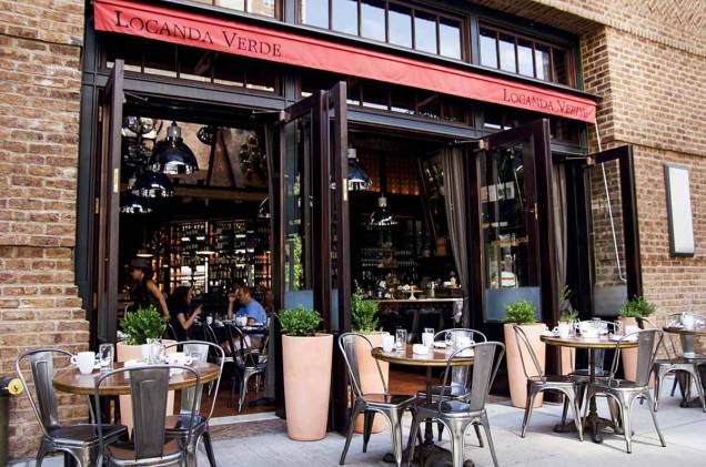 <strong><a href="https://www.locandaverdenyc.com/" rel="Locanda Verde," target="_blank">Locanda Verde,</a> <a href="https://viajeaqui.abril.com.br/cidades/estados-unidos-nova-york" rel="Nova York " target="_blank">Nova York </a></strong> “Fica no Greenwich Hotel, do ator Robert de Niro, no TriBeCa. Boa gastronomia e boas cervejas italianas, como a encorpada Moretti, e ótimos drinques italianos, com releituras como o Il Vecchio (rum envelhecido com bitter de chocolate).” <strong><a href="https://www.locandaverdenyc.com/" rel="Locanda Verde," target="_blank">Locanda Verde,</a> <a href="https://viajeaqui.abril.com.br/cidades/estados-unidos-nova-york" rel="Nova York " target="_blank">Nova York </a></strong> “Fica no Greenwich Hotel, do ator Robert de Niro, no TriBeCa. Boa gastronomia e boas cervejas italianas, como a encorpada Moretti, e ótimos drinques italianos, com releituras como o Il Vecchio (rum envelhecido com bitter de chocolate).”