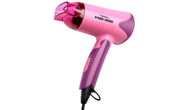 <strong>Fashion Hair Black&Decker</strong>Bivolt e dobrável, o secador tem 1.200 W de potência e pesa 470 gramas. Possui duas velocidades para o jato de ar.Preço sugerido: R$ 49,90. <strong>Fashion Hair Black&Decker</strong>Bivolt e dobrável, o secador tem 1.200 W de potência e pesa 470 gramas. Possui duas velocidades para o jato de ar.Preço sugerido: R$ 49,90.