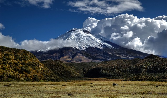 O gigante, o maioral, o colosso Cotopaxi, o vulcão ativo mais alto do <a href="https://viajeaqui.abril.com.br/paises/equador" rel="Equador" target="_blank">Equador</a>
