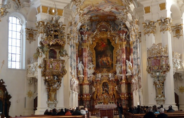 A Wieskirche fica a 1h30 de viagem a partir de Munique, a principal cidade de Bavária
