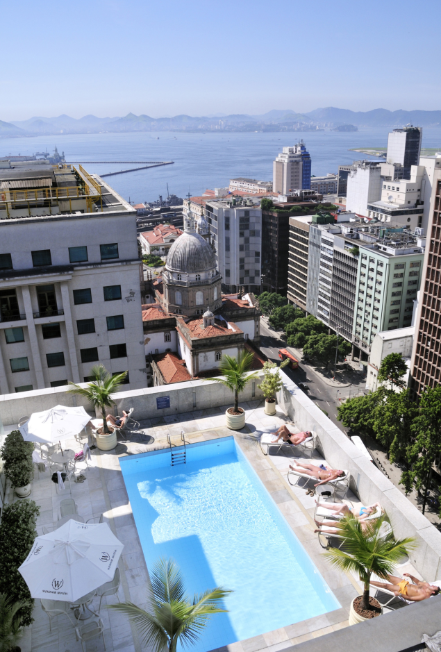 Piscina do hotel Windsor Guanabara, no Centro do Rio de Janeiro