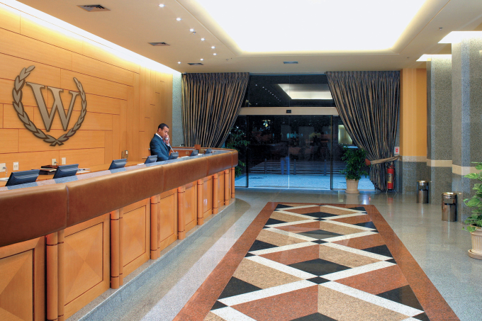 Recepção do hotel Windsor Guanabara, no Centro do Rio de Janeiro