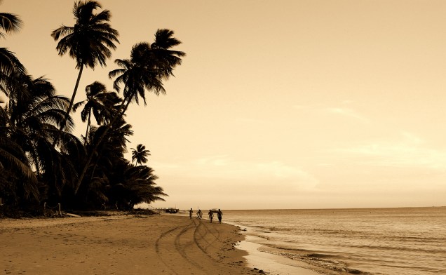 Bela e primitiva Praia de Cacha-Pregos, na Ilha de Itaparica, Bahia