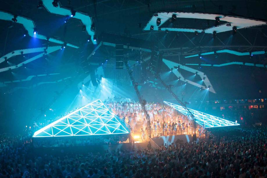 O Pavilhão de Exposições do Anhembi terá palco em forma de pirâmide, onde o público pode subir e fazer parte da coreografia O Pavilhão de Exposições do Anhembi terá palco em forma de pirâmide, onde o público pode subir e fazer parte da coreografia