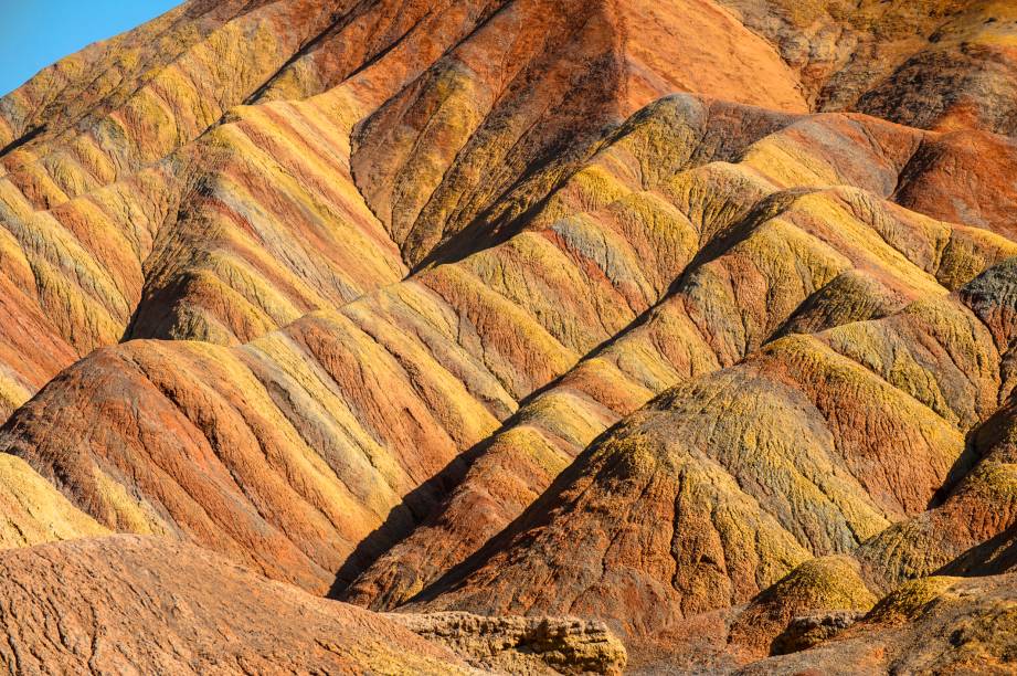 <strong>Zhangye Danxia, China</strong> Essa imagem surreal é apenas um detalhes das formações rochosas danxia, em Zhangye, no centro-norte da China.<a href="https://www.booking.com/searchresults.pt-br.html?aid=332455&lang=pt-br&sid=eedbe6de09e709d664615ac6f1b39a5d&sb=1&src=index&src_elem=sb&error_url=https%3A%2F%2Fwww.booking.com%2Findex.pt-br.html%3Faid%3D332455%3Bsid%3Deedbe6de09e709d664615ac6f1b39a5d%3Bsb_price_type%3Dtotal%26%3B&ss=China&ssne=Ilhabela&ssne_untouched=Ilhabela&checkin_monthday=&checkin_month=&checkin_year=&checkout_monthday=&checkout_month=&checkout_year=&no_rooms=1&group_adults=2&group_children=0&from_sf=1&ss_raw=China+&ac_position=0&ac_langcode=xb&dest_id=44&dest_type=country&search_pageview_id=a5a173e6a6c40073&search_selected=true&search_pageview_id=a5a173e6a6c40073&ac_suggestion_list_length=5&ac_suggestion_theme_list_length=0" target="_blank" rel="noopener"><em>Busque hospedagens na China no Booking.com</em></a> <strong>Zhangye Danxia, China</strong> Essa imagem surreal é apenas um detalhes das formações rochosas danxia, em Zhangye, no centro-norte da China.<a href="https://www.booking.com/searchresults.pt-br.html?aid=332455&lang=pt-br&sid=eedbe6de09e709d664615ac6f1b39a5d&sb=1&src=index&src_elem=sb&error_url=https%3A%2F%2Fwww.booking.com%2Findex.pt-br.html%3Faid%3D332455%3Bsid%3Deedbe6de09e709d664615ac6f1b39a5d%3Bsb_price_type%3Dtotal%26%3B&ss=China&ssne=Ilhabela&ssne_untouched=Ilhabela&checkin_monthday=&checkin_month=&checkin_year=&checkout_monthday=&checkout_month=&checkout_year=&no_rooms=1&group_adults=2&group_children=0&from_sf=1&ss_raw=China+&ac_position=0&ac_langcode=xb&dest_id=44&dest_type=country&search_pageview_id=a5a173e6a6c40073&search_selected=true&search_pageview_id=a5a173e6a6c40073&ac_suggestion_list_length=5&ac_suggestion_theme_list_length=0" target="_blank" rel="noopener"><em>Busque hospedagens na China no Booking.com</em></a>