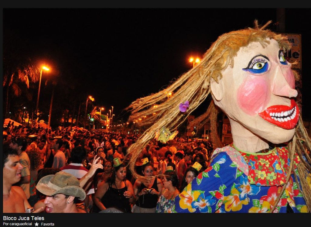Bonecões gigantes do Bloco Juca Teles do Carnaval de São Luiz do Paraitinga