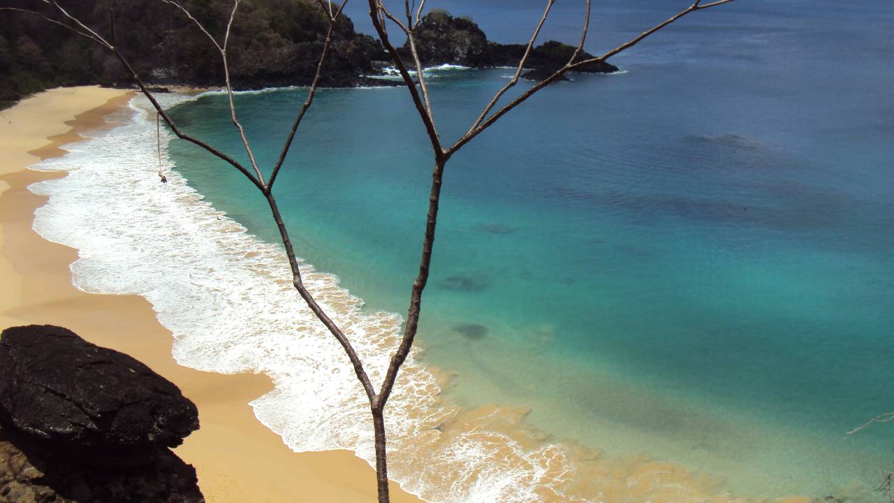 Baía do Sancho, em Fernando de Noronha
