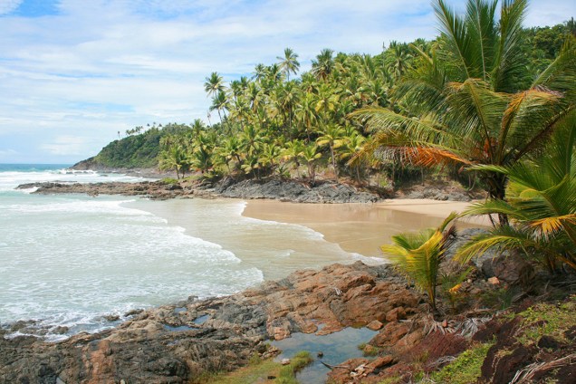 Com uma orla pequena, a praia de Havaizinho, em Itacaré, é uma dessas belezas nativas - quase intocadas - da Bahia