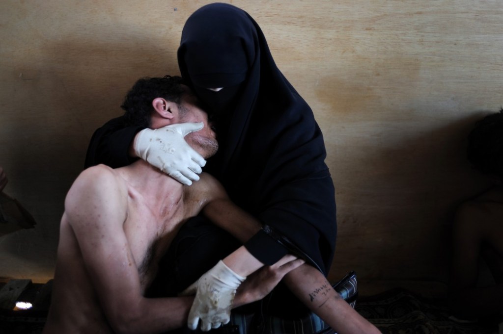 Photo of the year no World Press Photo, fotografia de Samuel Aranda sobre revolta no Iêmen