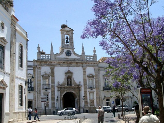 Centro histórico de Faro, capital do Algarve em Portugal