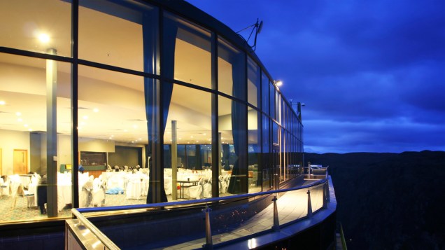 Skyline Restaurant, em Queenstown, com vista para o Lago Wakatipu