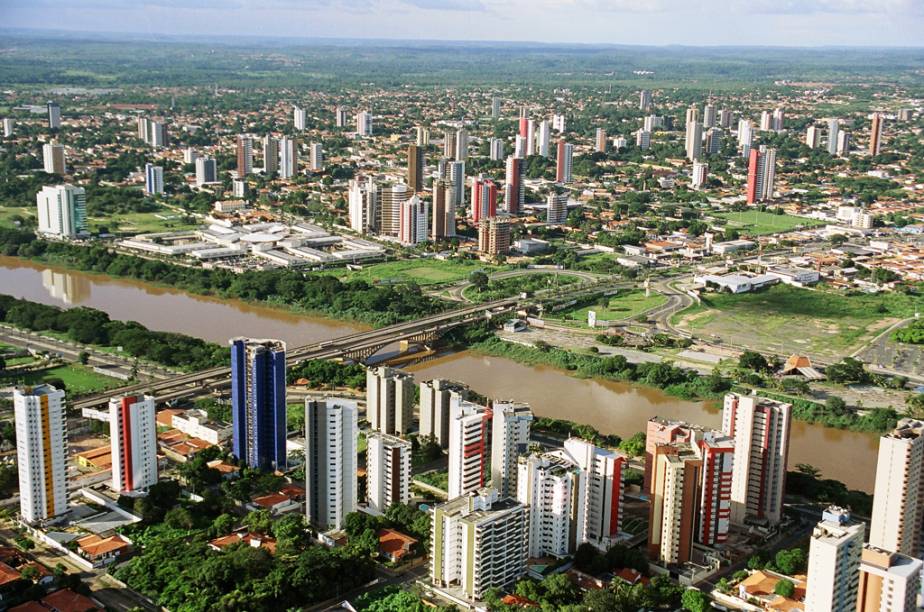 <a href="http://viajeaqui.abril.com.br/cidades/br-pi-teresina" rel="Teresina" target="_blank">Teresina</a>, Piauí, é a única capital do Nordeste que não fica no litoral