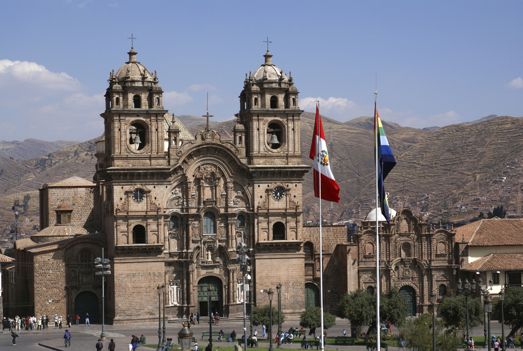 A Iglesia de la Compañia foi erguida, em Cusco, pelos jesuítas sobre um palácio inca