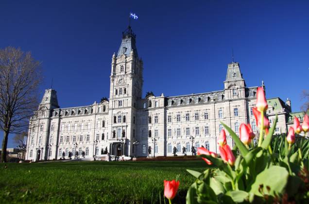 O prédio do Parlamento de Quebec, construído no século 19 O prédio do Parlamento de Quebec, construído no século 19