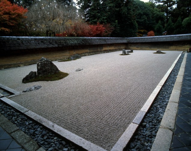 O famoso jardim de pedras do templo zen-budista Ryoanji, em Kyoto, utilizado para meditações