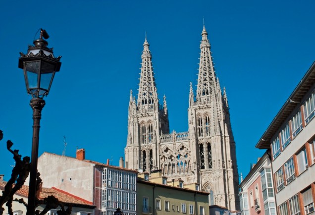A Catedral de Burgos é a principal atração da cidade. Iniciada no século 13, é uma das maiores da Europa e listada como patrimônio da humanidade pela Unesco