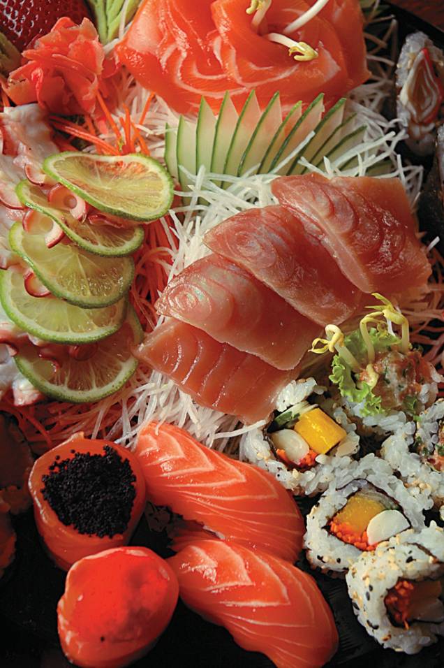 Sushi e sashimi do restaurante Tigre Asiático