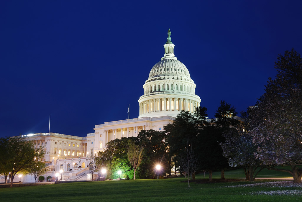 No Capitólio, em Washington, funciona o congresso, o senado e a câmera dos representantes dos Estados Unidos